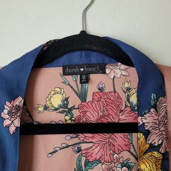 Derek Heart Romantic Floral Kimono - Picture 2 of 7